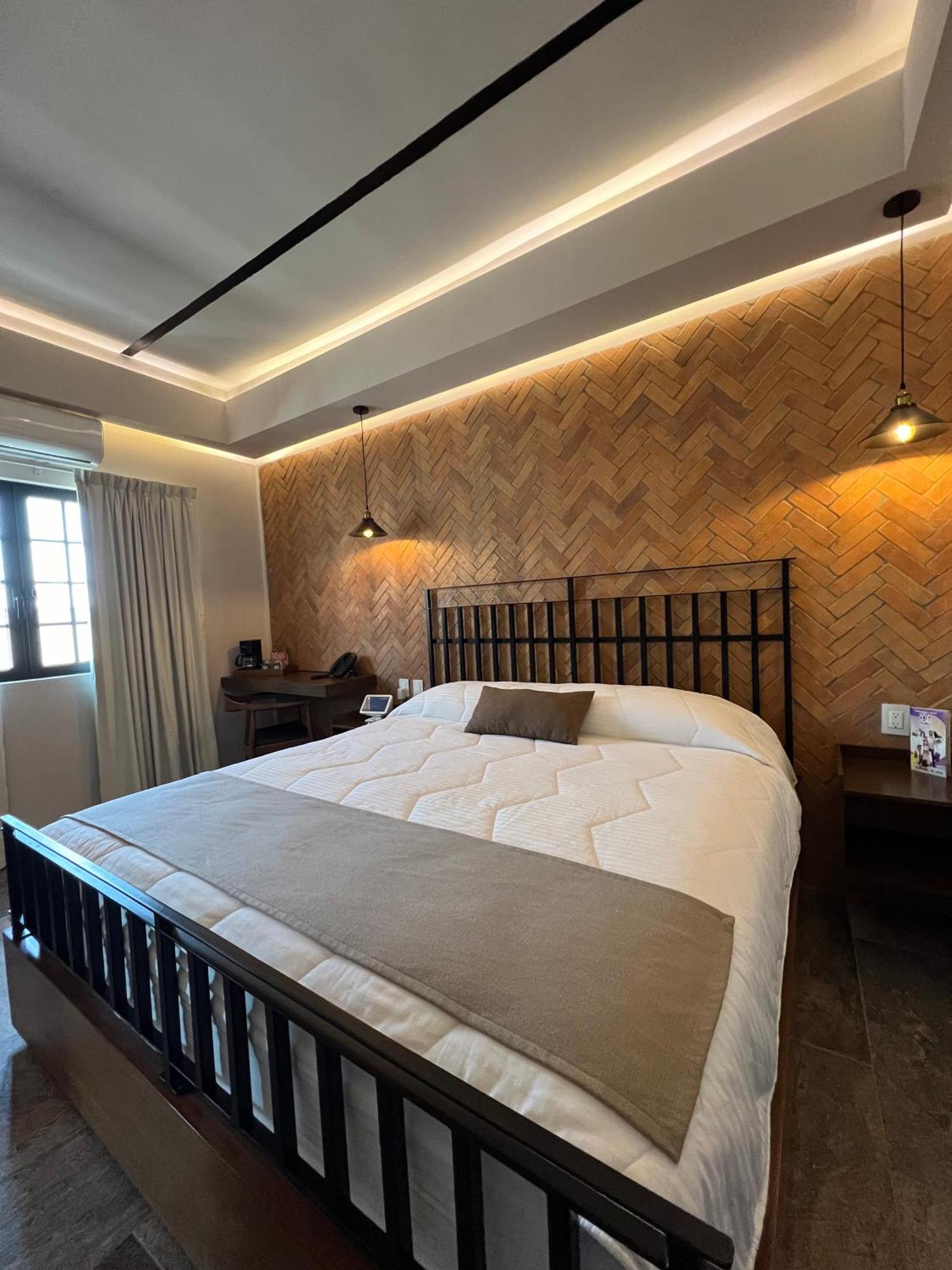 Hotel Boutique Divino Sol Леон Екстериор снимка